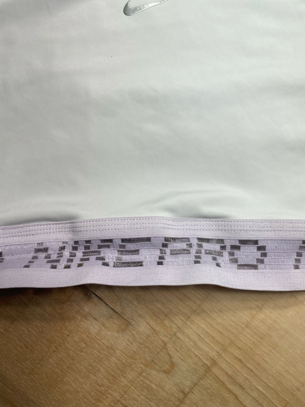 Nike Pro Dri Fit Crop Top Womens Medium Gray Lavender Athletic Gym - Picture 3 of 6